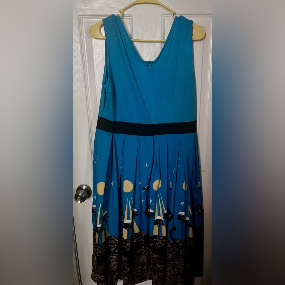 Dress - Picture 5 of 5